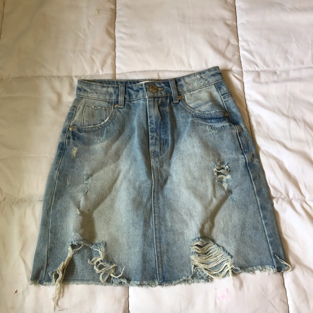 Ripped denim skirt, white washed